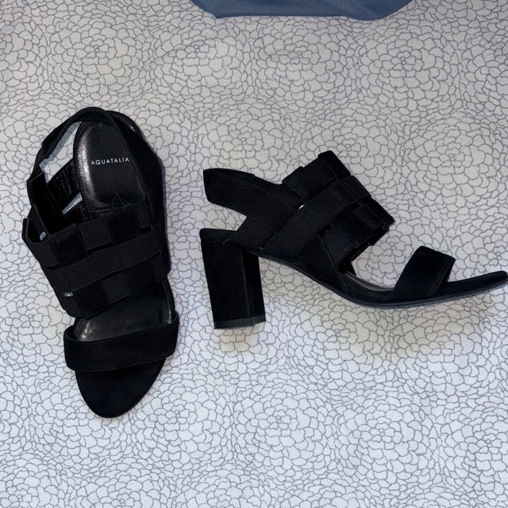 Aquatalia Black Heels Modern Minimalist Design